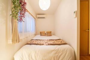 Seibu Shinjuku Station 2 min walk Shin-Okubo Station 6 min walk,4 people can stay ISJ35