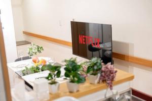 Seibu Shinjuku Station 2 min walk Shin-Okubo Station 6 min walk,4 people can stay ISJ35