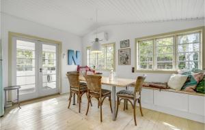 Nice Home In Tisvildeleje With Kitchen