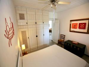 Charming seafront apartment in Kea