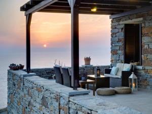 Your seaside luxury retreat in Greece with private beach