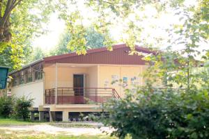 Campings Camping De Thoissey *** : Chambre Lits Jumeaux