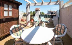 Cozy Apartment In Guardamar Del Segura