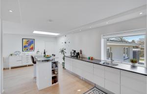 Stunning Home In Kalvehave With Wifi