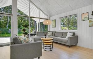 Beautiful Home In Væggerløse With Sauna