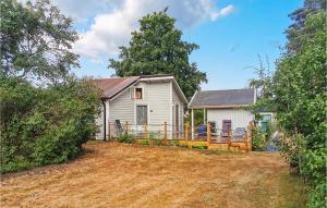 2 Bedroom Nice Home In Borrby