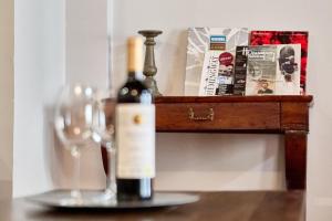 Heart of Pamplona Apartments I by clabao