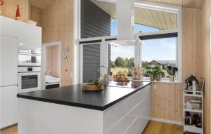 Stunning Home In Væggerløse With Wifi