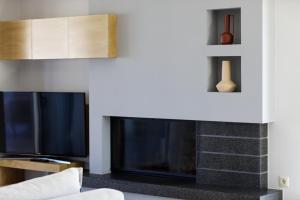 Quiet Villa Aviana,garden, heated pool,BBQ,jacuzzi