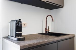 F-Apartments - City Center with Fireplace, Contactless