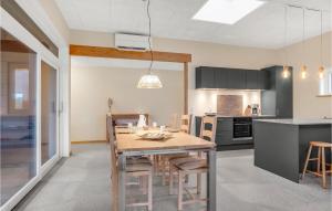 3 Bedroom Cozy Home In Tarm