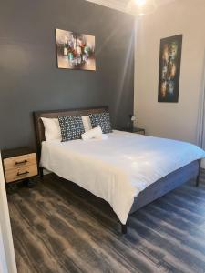 Beautiful SeaPoint Holiday Apt