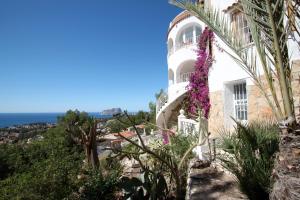 Bellevue - sea view holiday home with private pool in Benissa