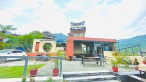 Charcoal BBQ restaurant & Hotel - Ubytování bez kategorie ve městě Pókhara