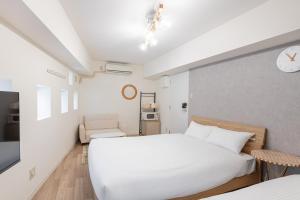 Higashi-Shinjuku 1012