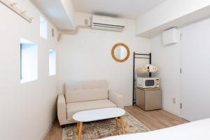 Higashi-Shinjuku 1012