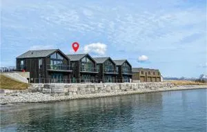 Beautiful Home In Giske With Jacuzzi - Gjuv