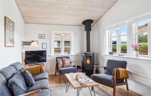 Lovely Home In Mesinge With Wifi