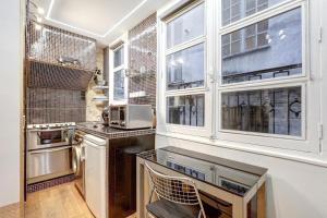 Paris Marais Tiny MERRISAS