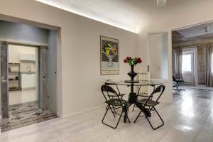 Orto Apartment by Mamo Florence