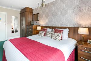 Executive Superking / Twin Room - First Floor room in Mount Edgcombe