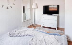 1 Bedroom Beautiful Apartment In Ystad