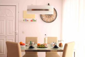 Gran terraza, 1 minuto de las piscinas naturales