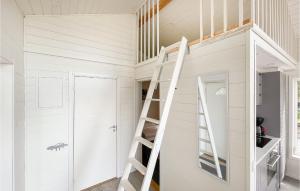 Nice Home In Hammarö With Kitchen