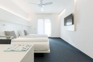 Double or Twin Room with Extra Bed room in Hotel Santoni Freelosophy ***