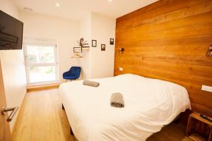 Chalets chalet la forgerie Piscine Jacuzzi Cinema : photos des chambres