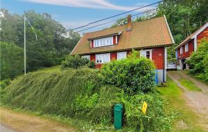 Nice Home In Båstad With Kitchen