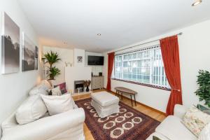 Family home, view of Windsor Castle