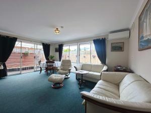 Kings Corner - 5min to CBD & 20min to Airport