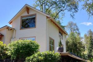 Casa vista al lago y piscina a 7 minutos del centro