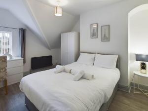 Warm 2BR in heart of Ormeau