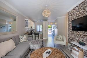 1 River Club Villas