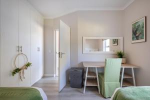 1 River Club Villas