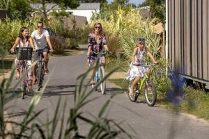 Campings Camping 5 etoiles - Parc aquatique - eeiade : photos des chambres