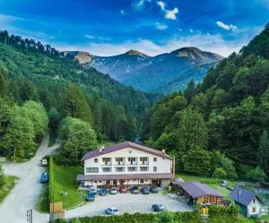 Poiana Neamtului - Ferma de Cerbi - 阿夫里格