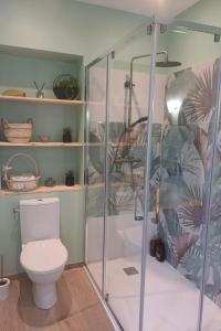 B&B / Chambres d'hotes DORDOGNE 24 Chambre d-hotes Jardin d-hiver Elegance Champetre pour un sejour : photos des chambres