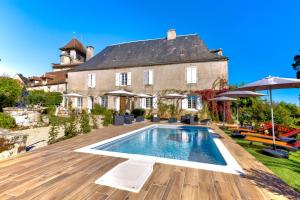 B&B / Chambres d'hotes DORDOGNE 24 Chambre d-hotes Romantique Elegance et Charme avec piscine au coeur du Perigord : Appartement 1 Chambre