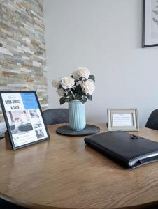 2BR-Dean Hse-Fully Equipped-Parking-WiFi-Short Long Stays