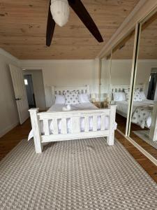 Shoaly House and Shoaly House Cottage - perfect for multiple families & wedding groups