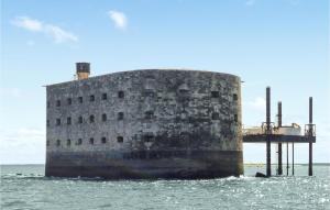 Appartements Nice Apartment In St-Georges-De-Didonne : photos des chambres