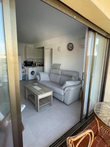 Comarruga Seaside Bliss Apartment, 100m to beach