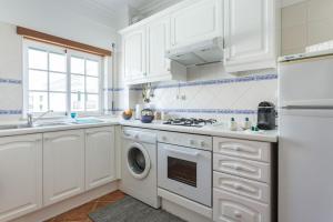 Beachside Golf and City Escape by Lisbeyond