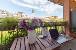 Spacious & Stylish 1-Bedroom Apartment with terrace