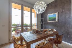 Spacious & Stylish 1-Bedroom Apartment with terrace