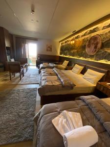 Holy Sheet Plus - Boutique Hotel