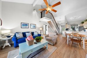 Mariner Lakes Condos